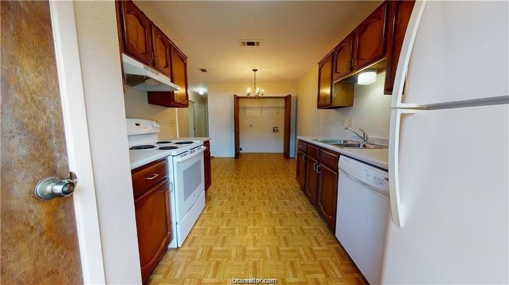 317 Columbia Ct - Photo 7 of 13