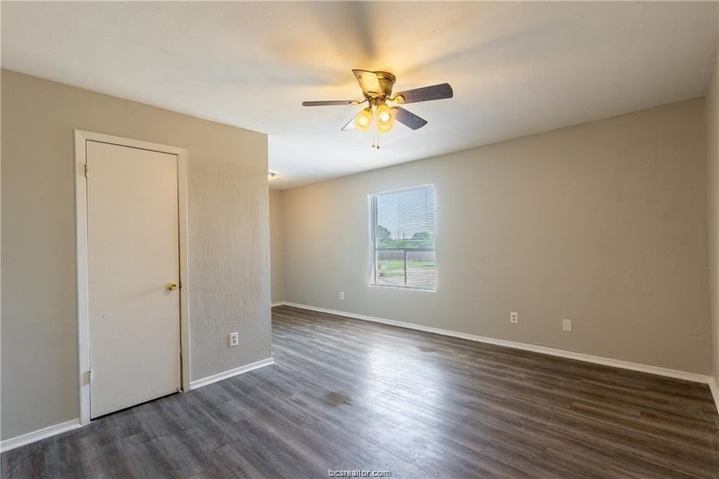 2706 Evergreen Cir Apt C #C - Photo 3 of 12