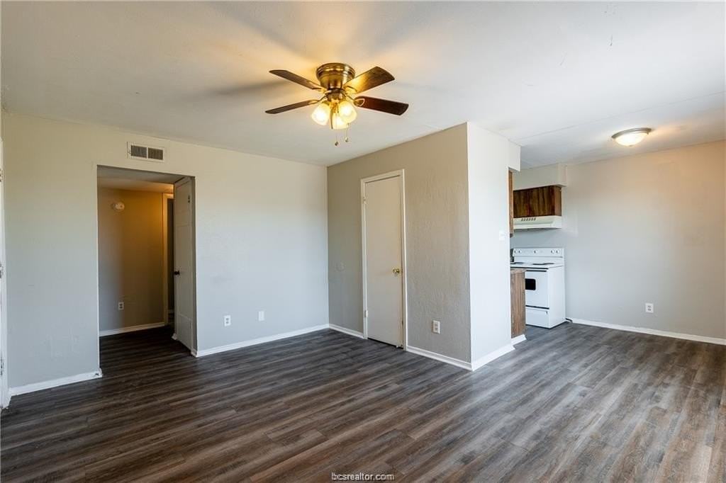 2706 Evergreen Cir Apt C #C - Photo 4 of 12