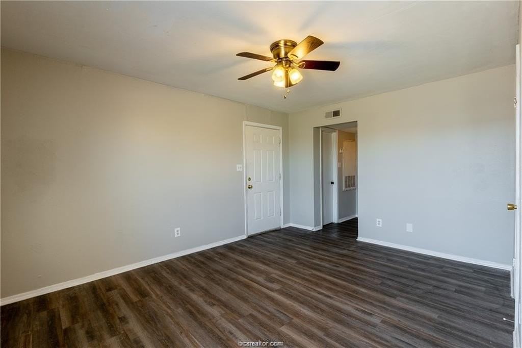 2706 Evergreen Cir Apt C #C - Photo 5 of 12