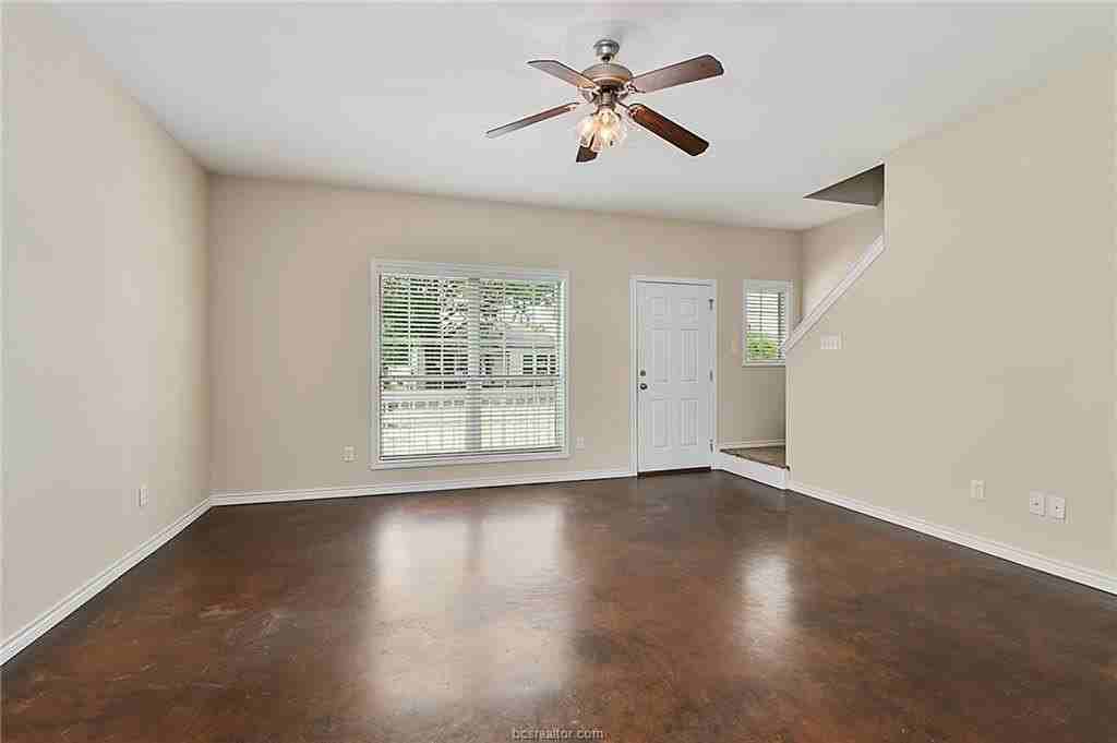 613 Columbus St - Photo 5 of 18