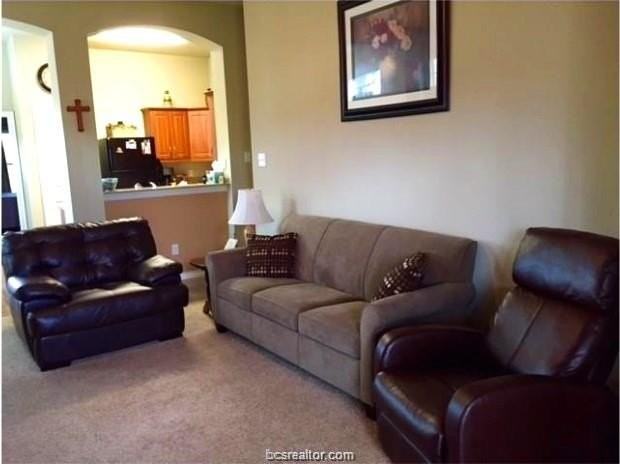 2810 Silver Oak Dr - Photo 2 of 7