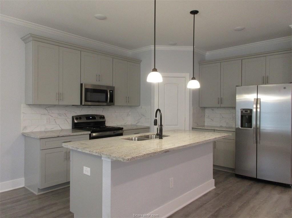 2102 Crescent Pointe Pkwy - Photo 4 of 17