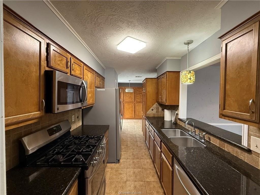 4001 Windfree Dr - Photo 5 of 20