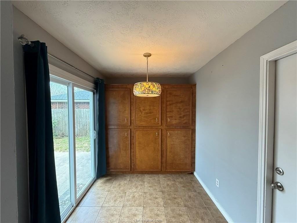 4001 Windfree Dr - Photo 6 of 20