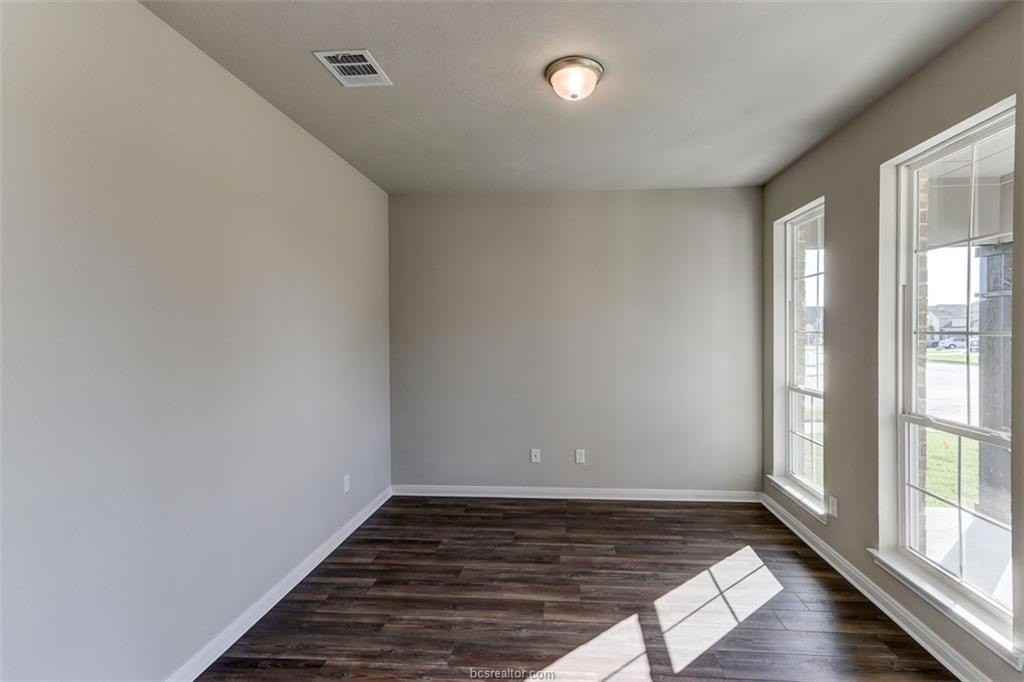 1937 Viva Rd - Photo 4 of 25