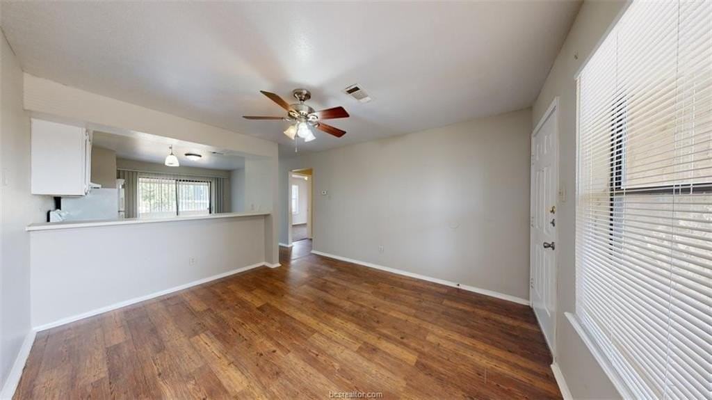 301 Manuel Dr Apt D - Photo 4 of 18