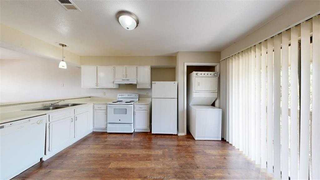 301 Manuel Dr Apt D - Photo 6 of 18