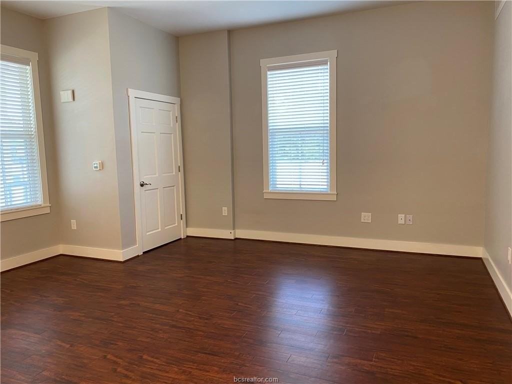 208 W 22nd St Apt B #B - Photo 7 of 15