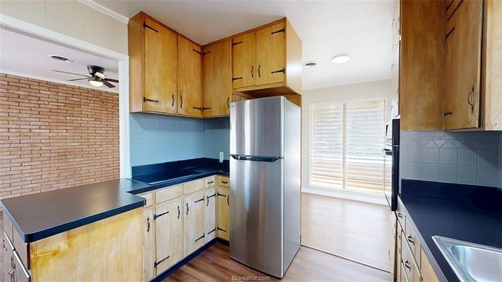 506 Clay St - Photo 7 of 32