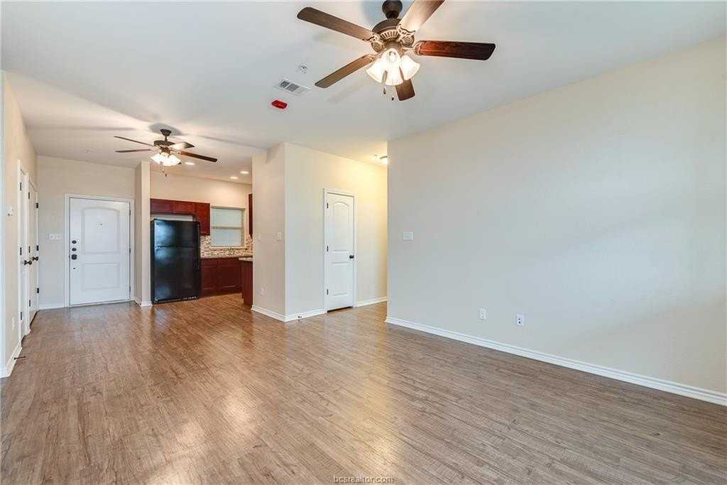 1915 Dartmouth St #4035 - Photo 3 of 13