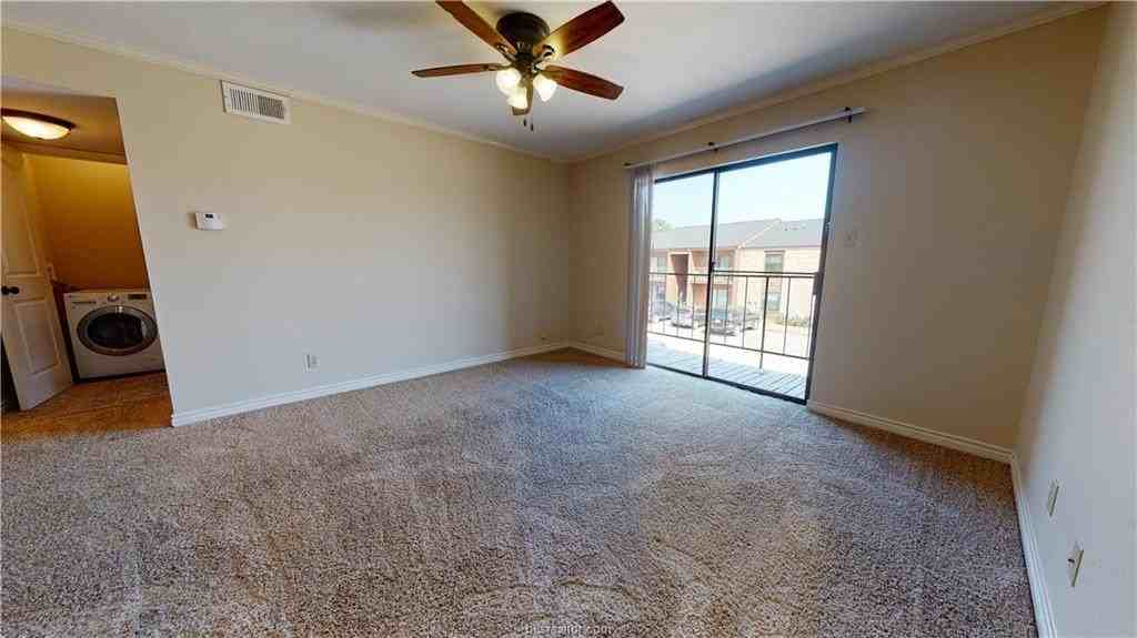 904 University Oaks Blvd Apt 20 - Photo 4 of 18