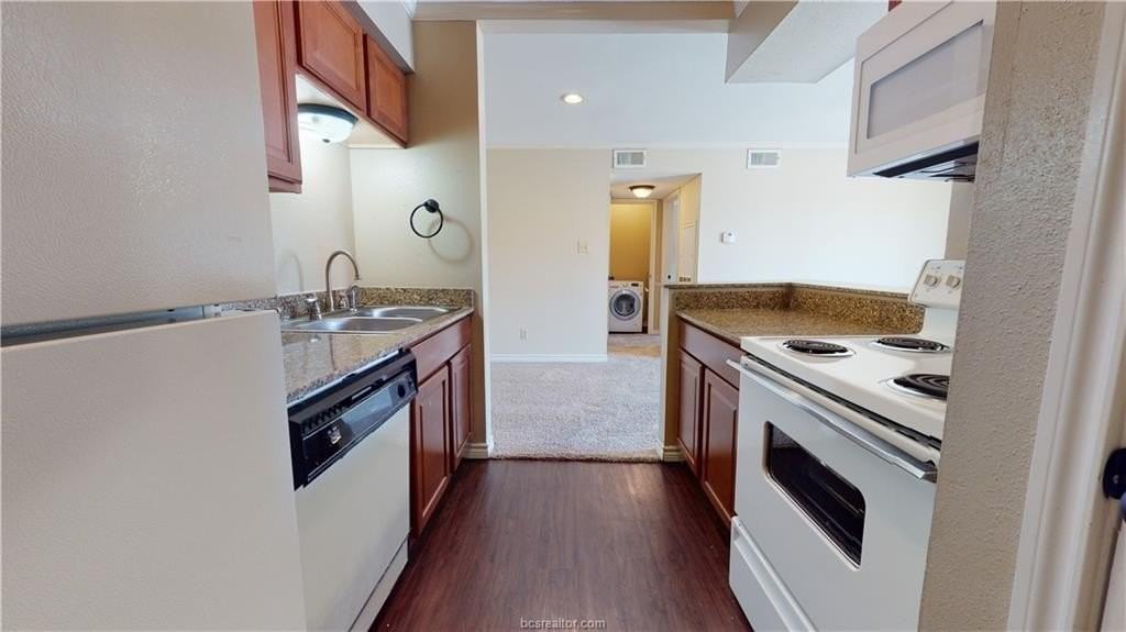 904 University Oaks Blvd Apt 20 - Photo 7 of 18