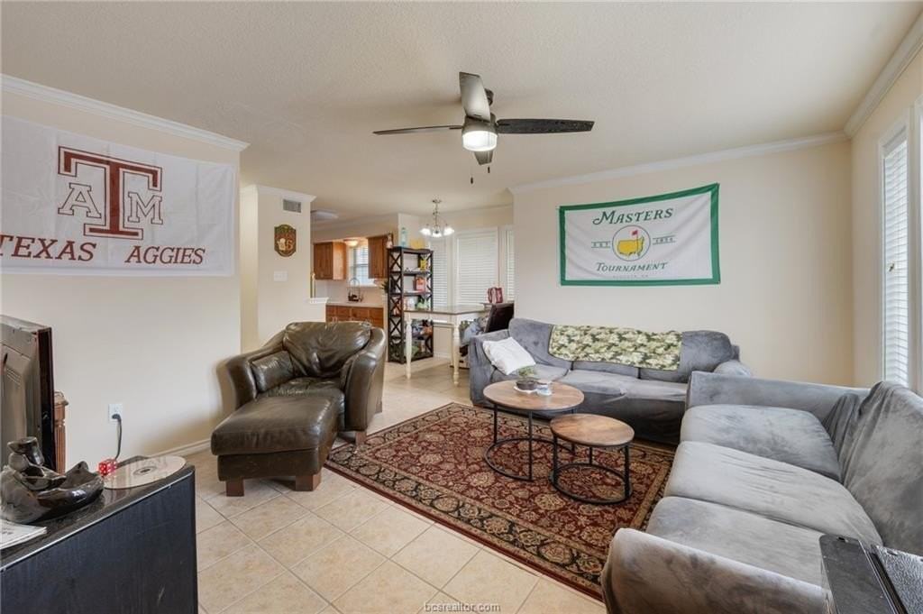 2310 Cornell Dr - Photo 3 of 10