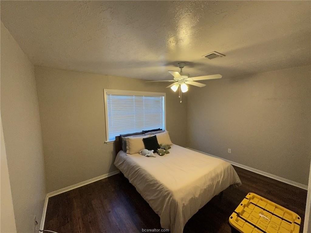 403 Manuel Dr Apt C - Photo 4 of 13