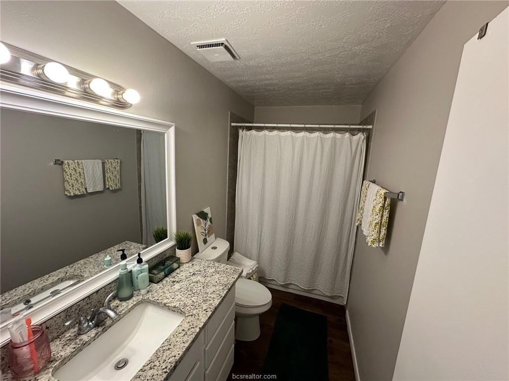 403 Manuel Dr Apt C - Photo 6 of 13