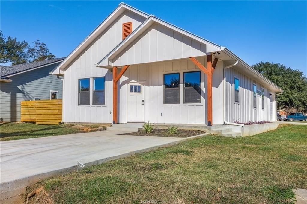 614 E Englewood St - Photo 2 of 24