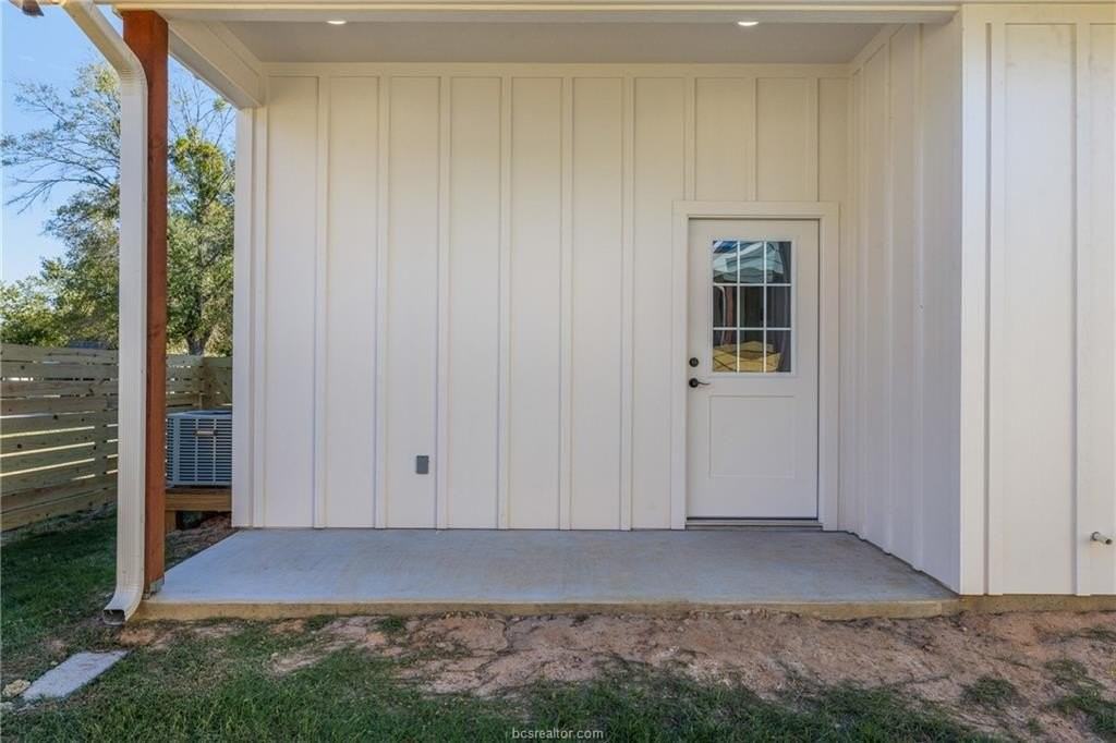 614 E Englewood St - Photo 6 of 24