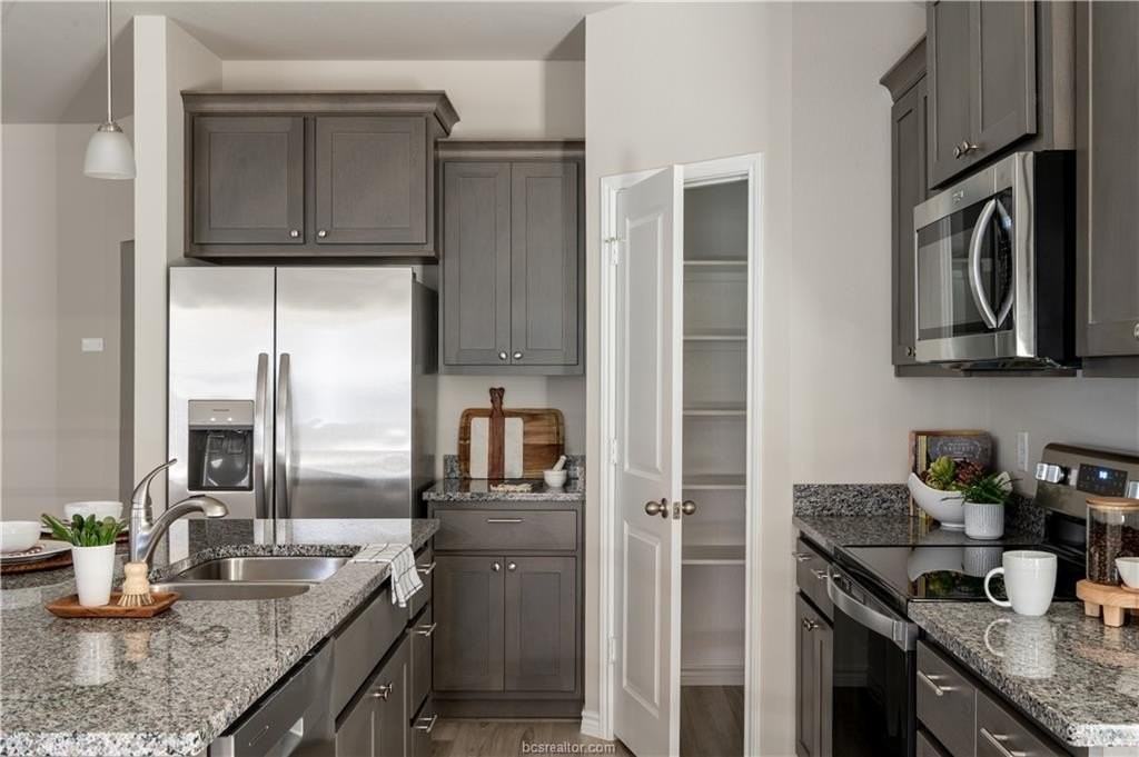 2159 Chief St - Photo 7 of 22