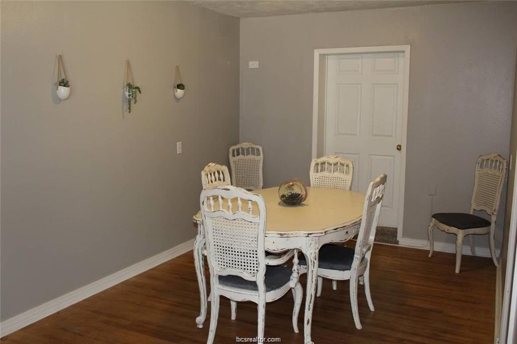 507 Gilchrist Ave - Photo 6 of 24