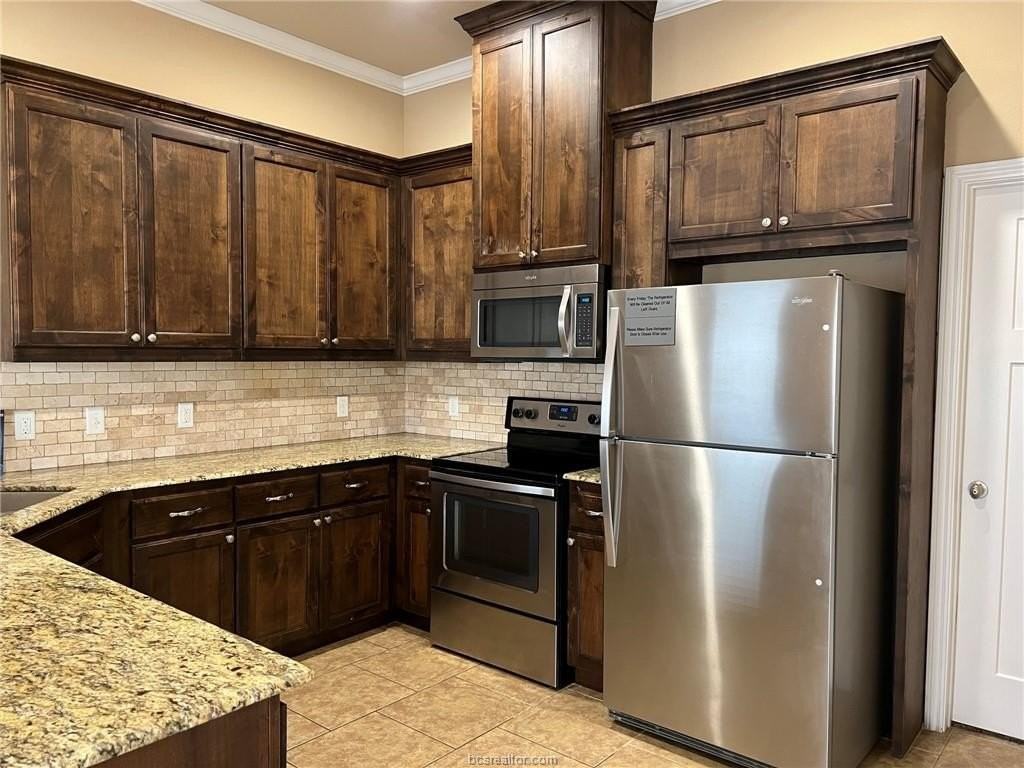 3100 Claremont Dr - Photo 4 of 19