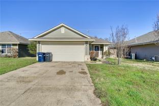 1015 Fallbrook Loop - Photo 1 of 1