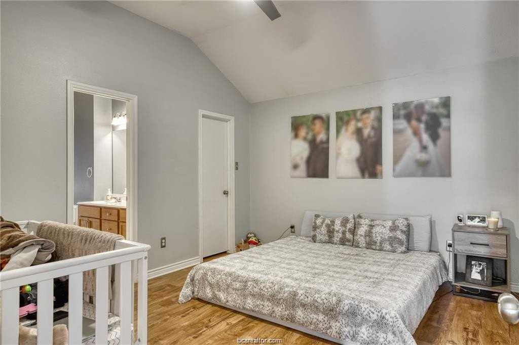 1015 Fallbrook Loop - Photo 7 of 15