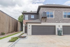 featured image of 301 W 31st St Apt 201