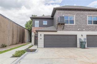 301 W 31st St Apt 201 - Photo 1 of 1