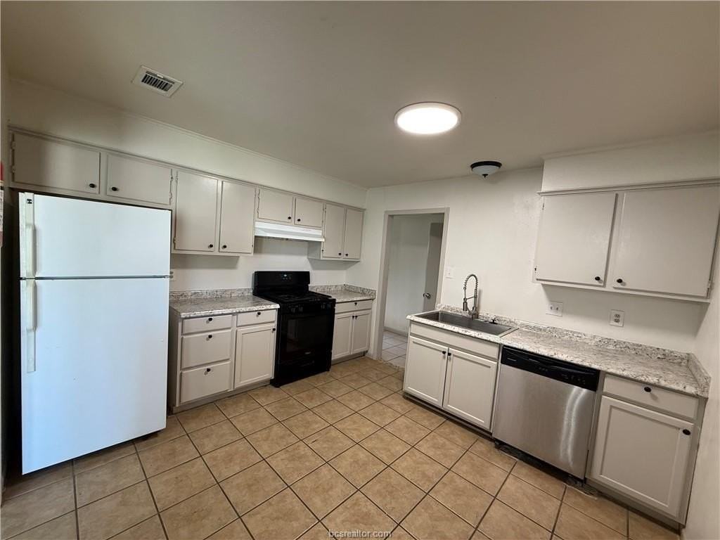 1110 S Dexter Dr - Photo 3 of 12