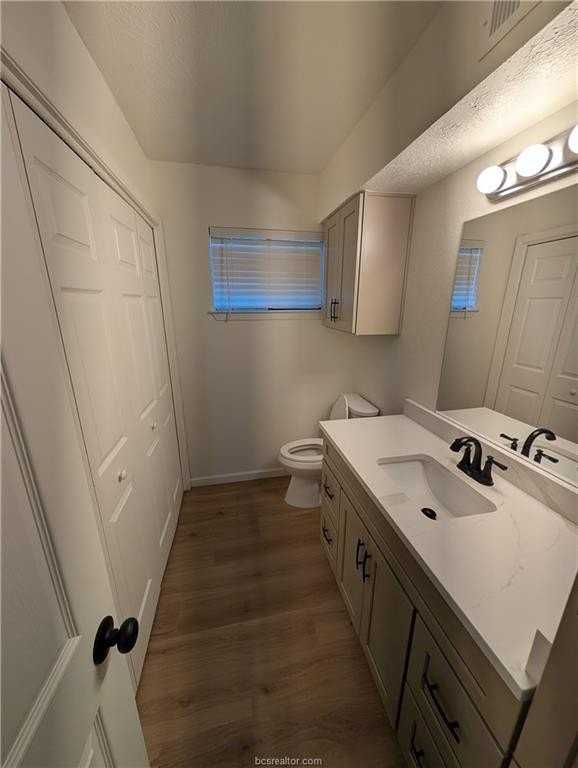 2812 Village Dr - Photo 6 of 12