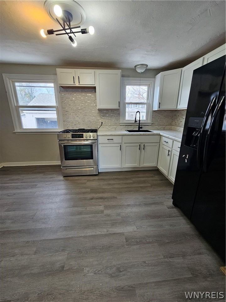 42 Layton Ave - Photo 6 of 16