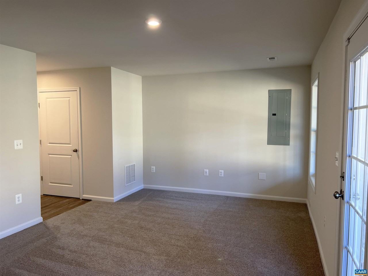 325 Willowshire Ct - Photo 4 of 20