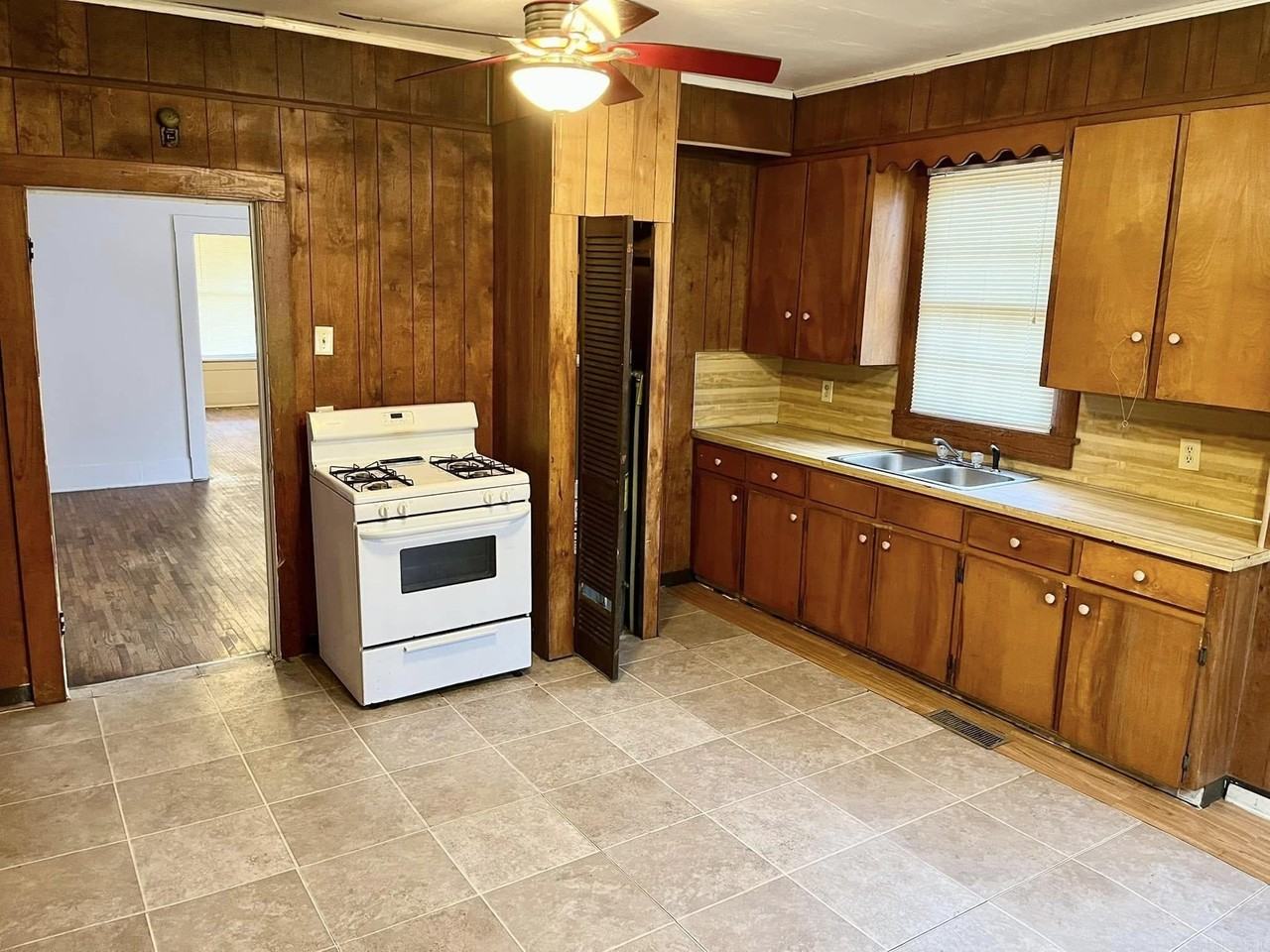 4101 W 21st St - Photo 5 of 10