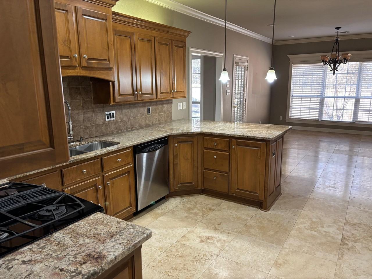 6 Jacob Pl - Photo 2 of 5