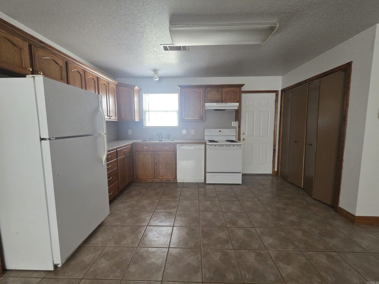 1310 N Main St #3 - Photo 4 of 13