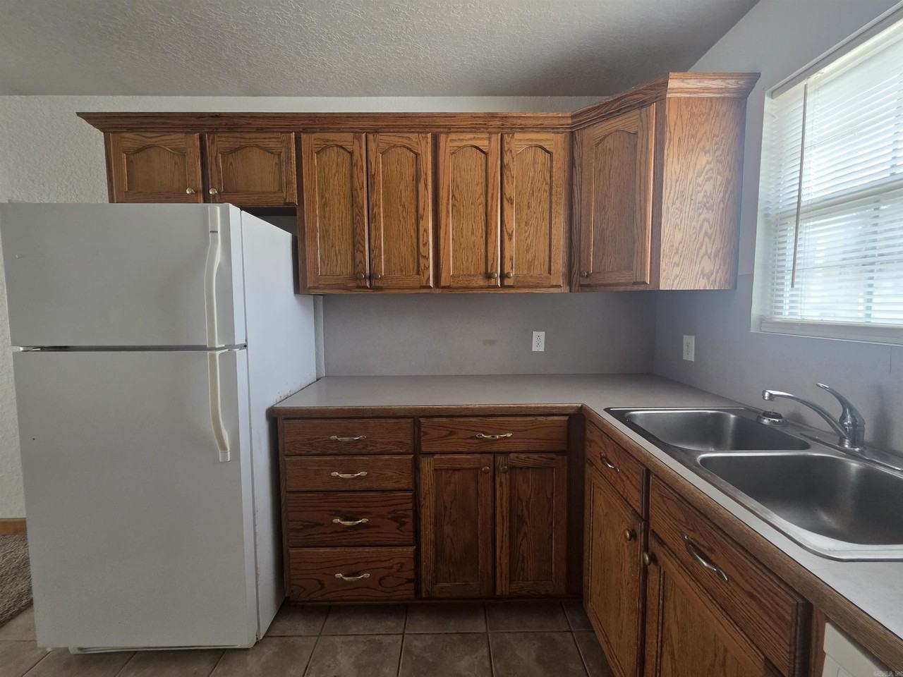 1310 N Main St #3 - Photo 5 of 13