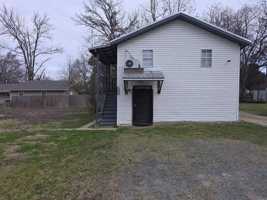 featured image of 515 W 35th St