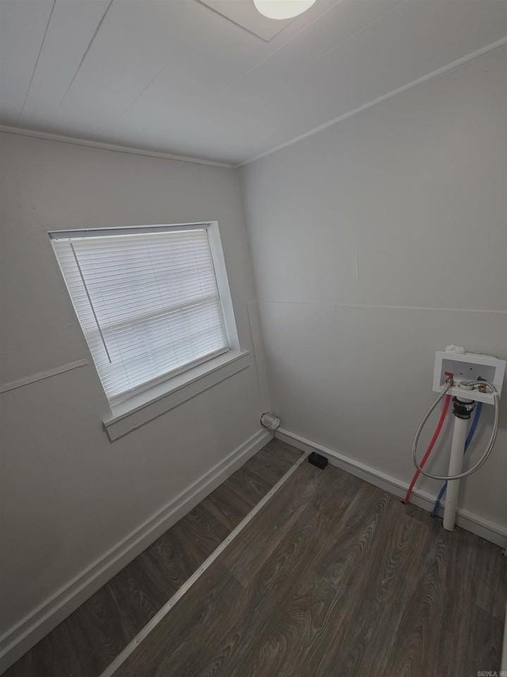 515 W 35th St - Photo 7 of 7