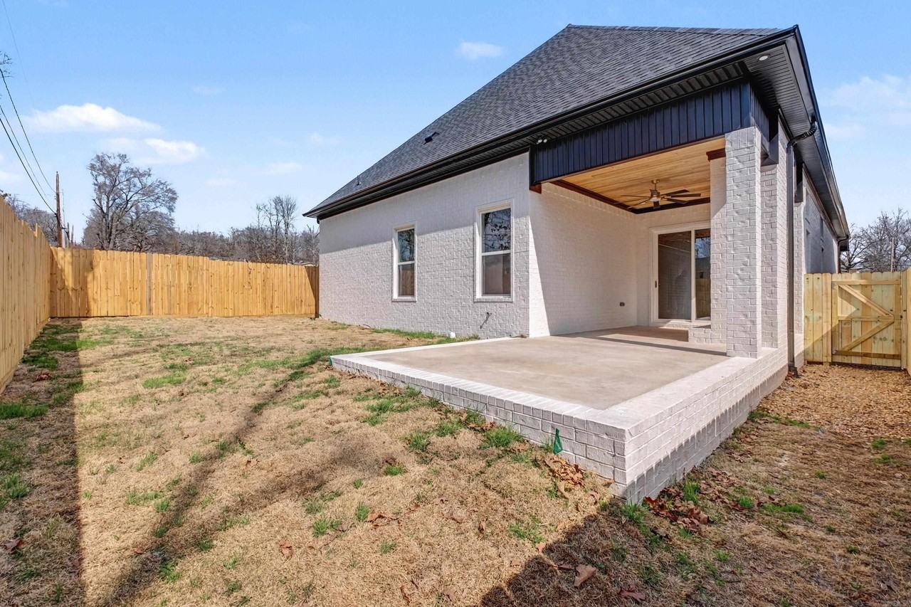 9 Oak Ln - Photo 2 of 48