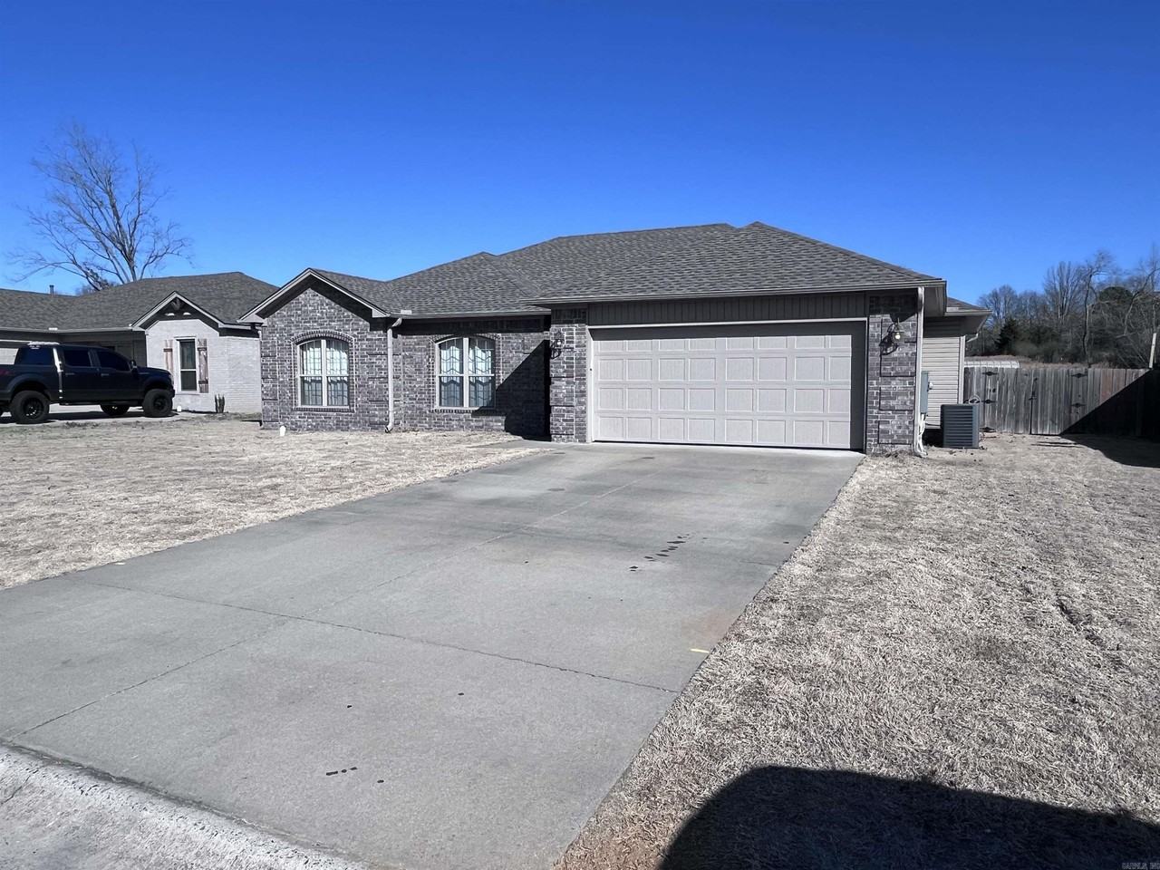 20 Grand Stand Dr - Photo 3 of 27