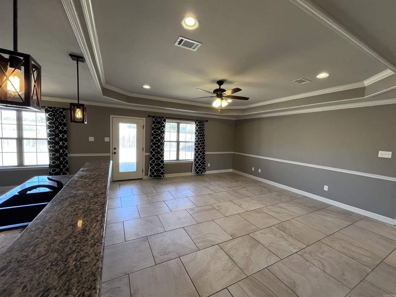 20 Grand Stand Dr - Photo 5 of 27