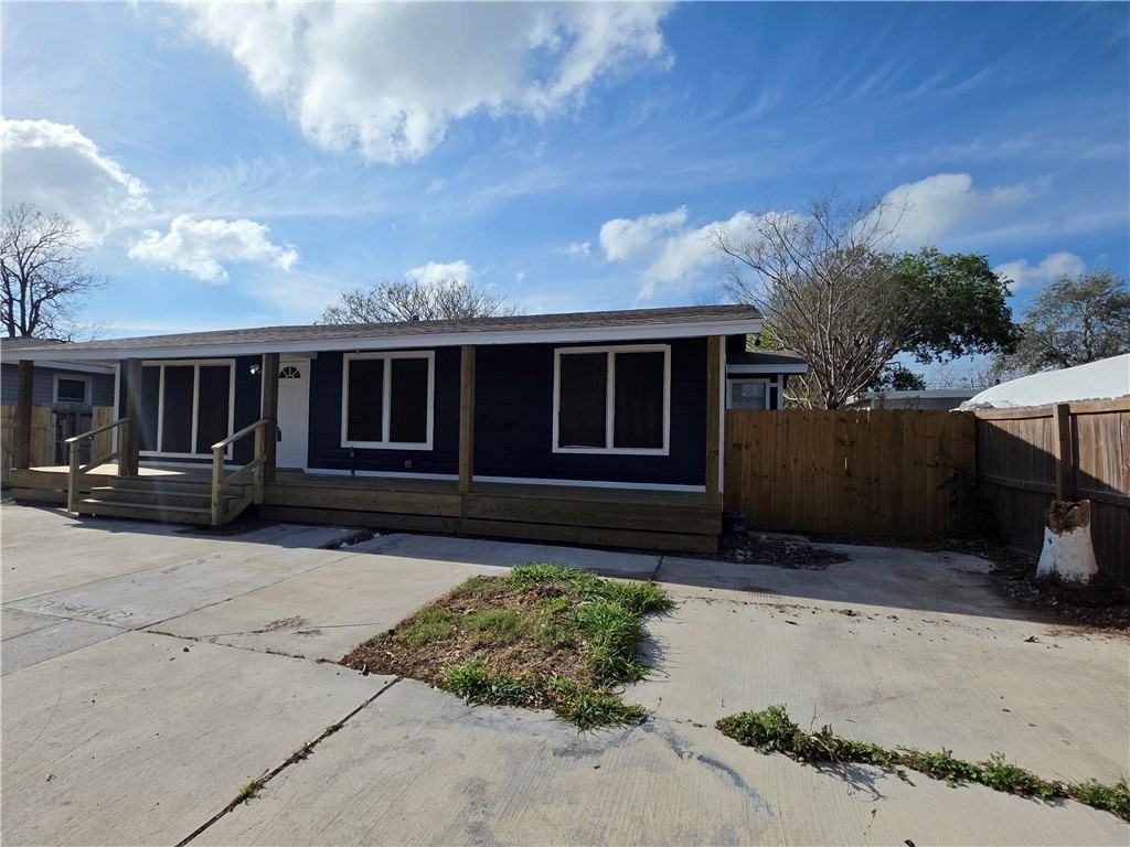 1230 Ray Dr - Photo 2 of 33