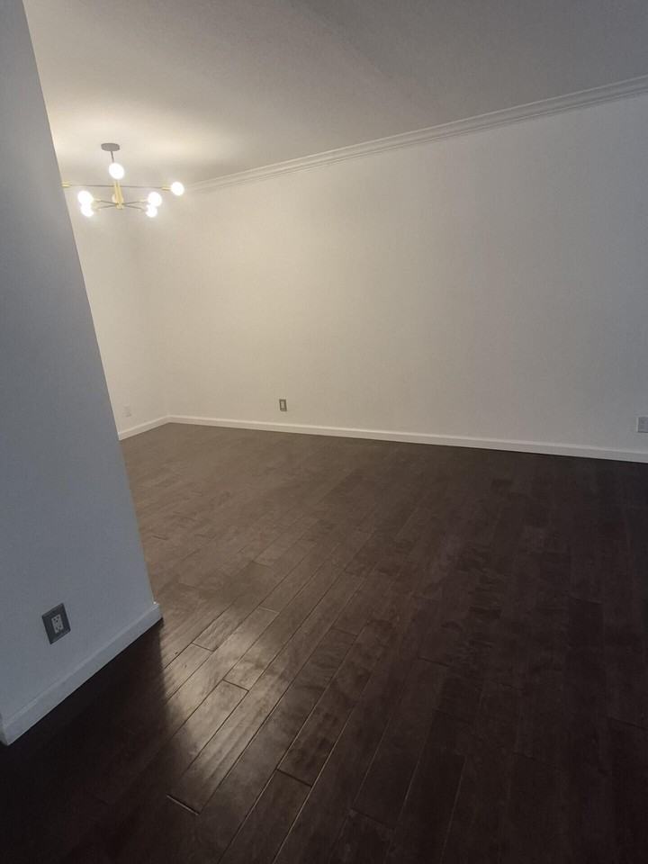 600 W 9th St Apt 207 - Photo 4 of 39