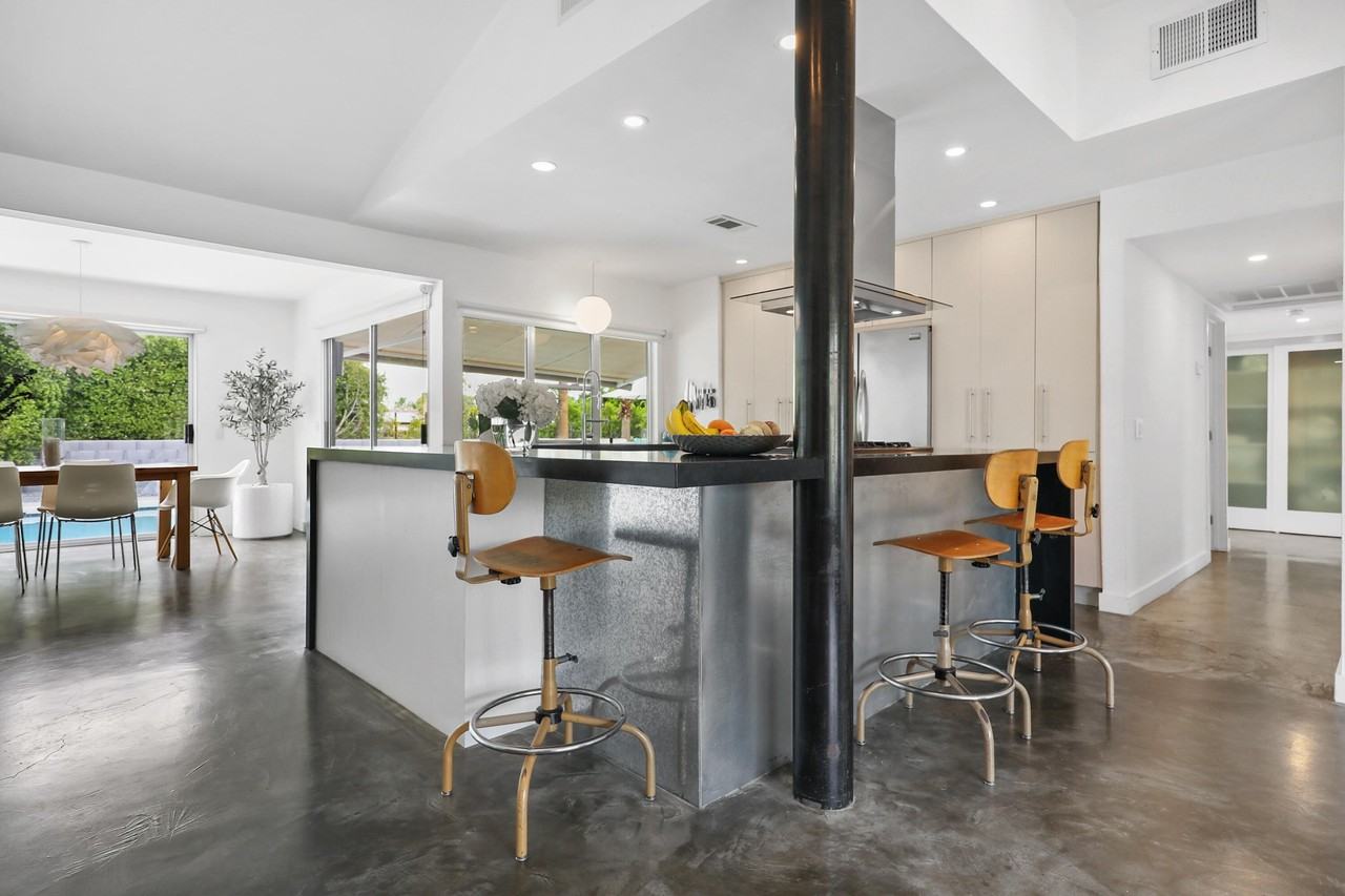 71520 Gardess Rd - Photo 6 of 41