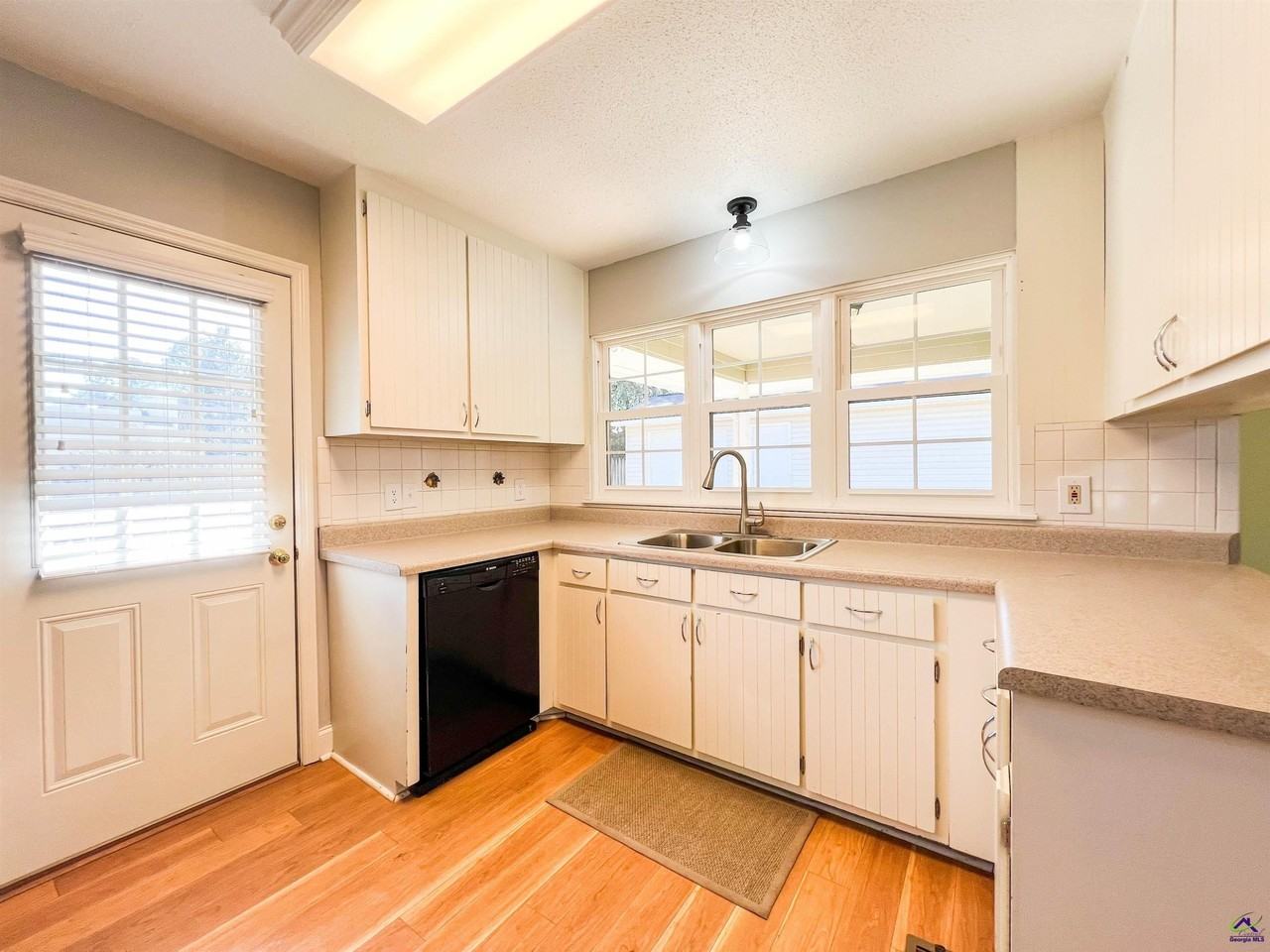 1205 Morningside Dr - Photo 5 of 19