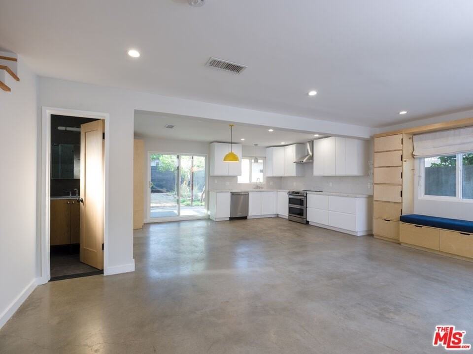 2933 Acresite St - Photo 5 of 28