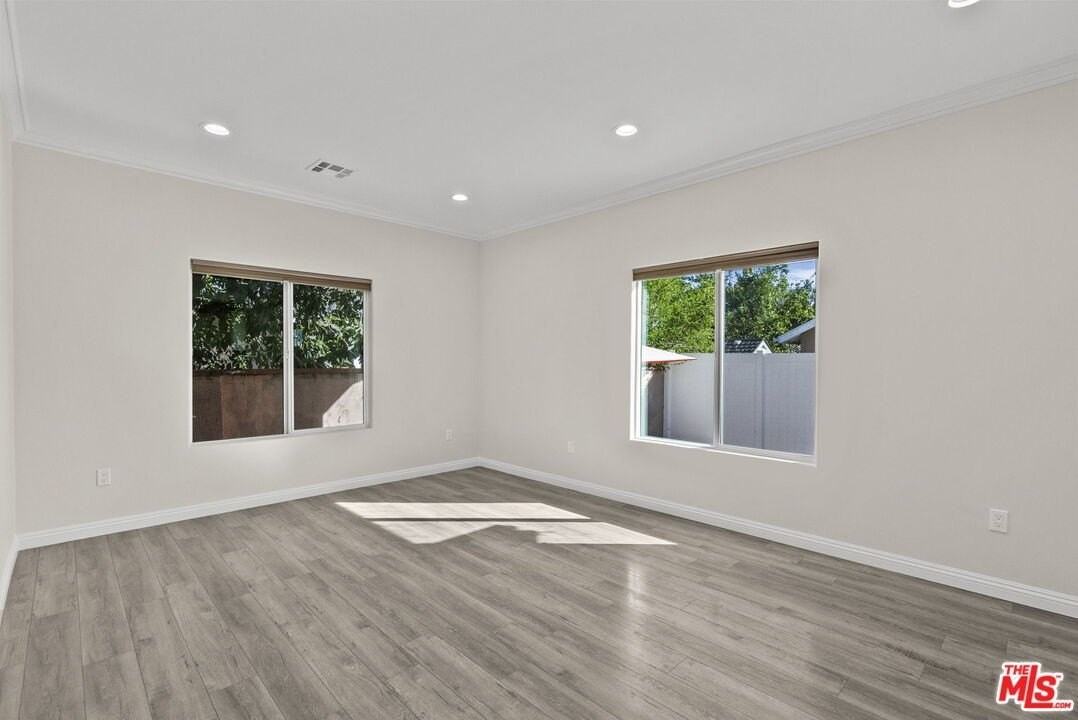 6715 Cedros Ave - Photo 7 of 21