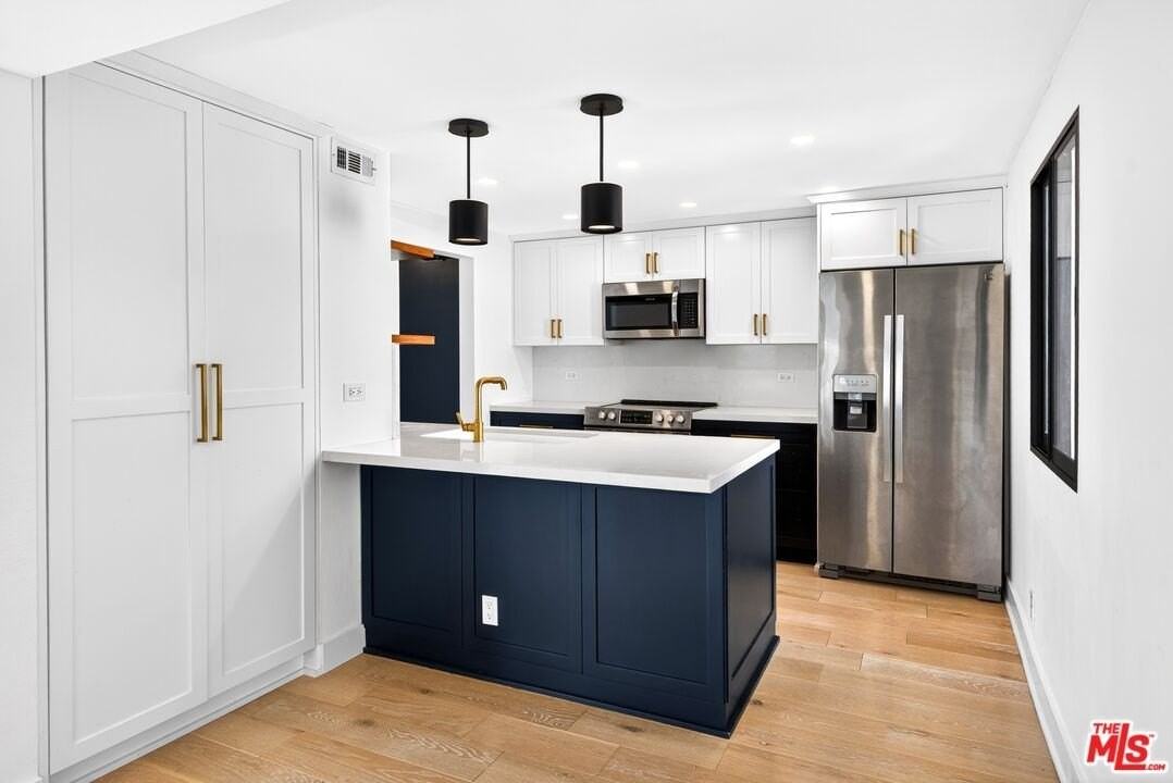 10535 Wilshire Blvd Apt 411 - Photo 7 of 31