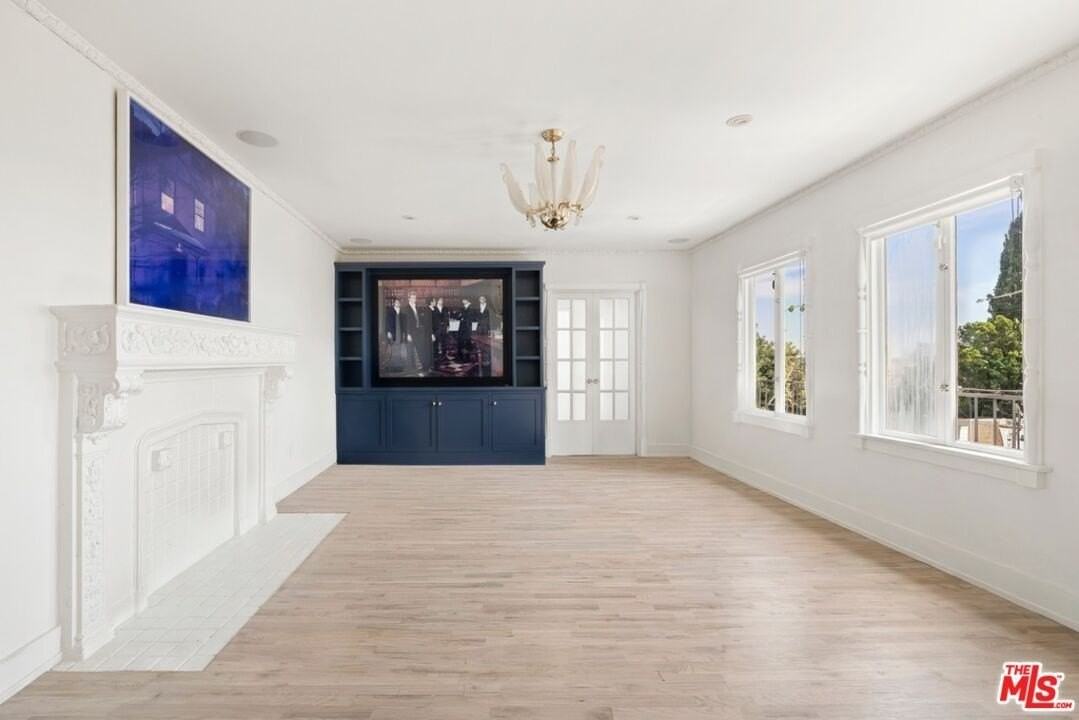 6650 Whitley Ter - Photo 2 of 24